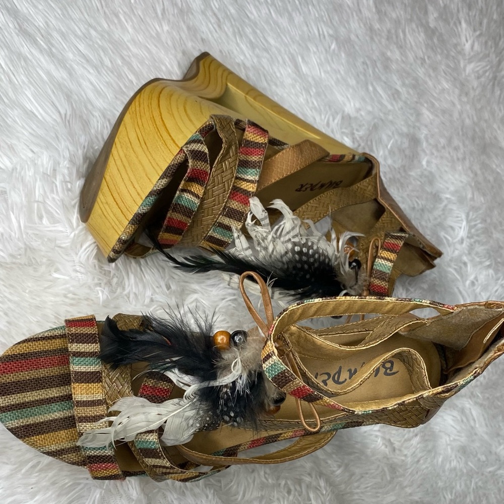 Bumper Women’s Sandals shoe size 8.5 multi color